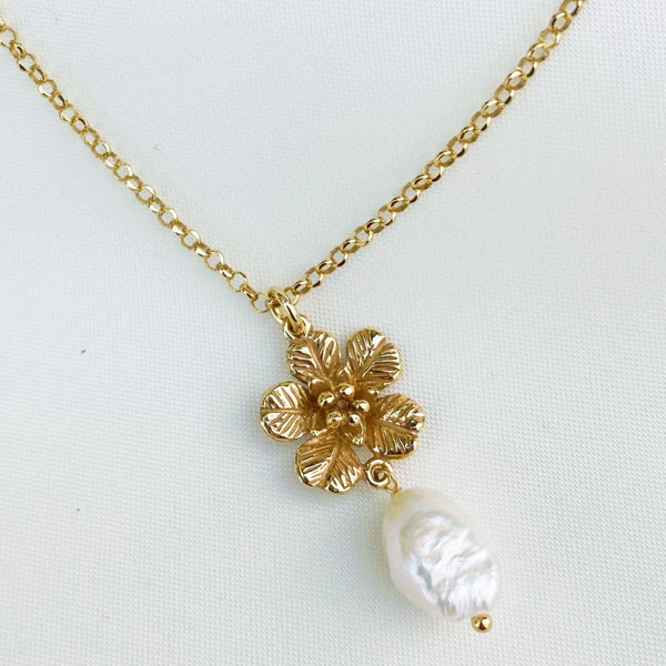 collier fleur perle doré plaqué or